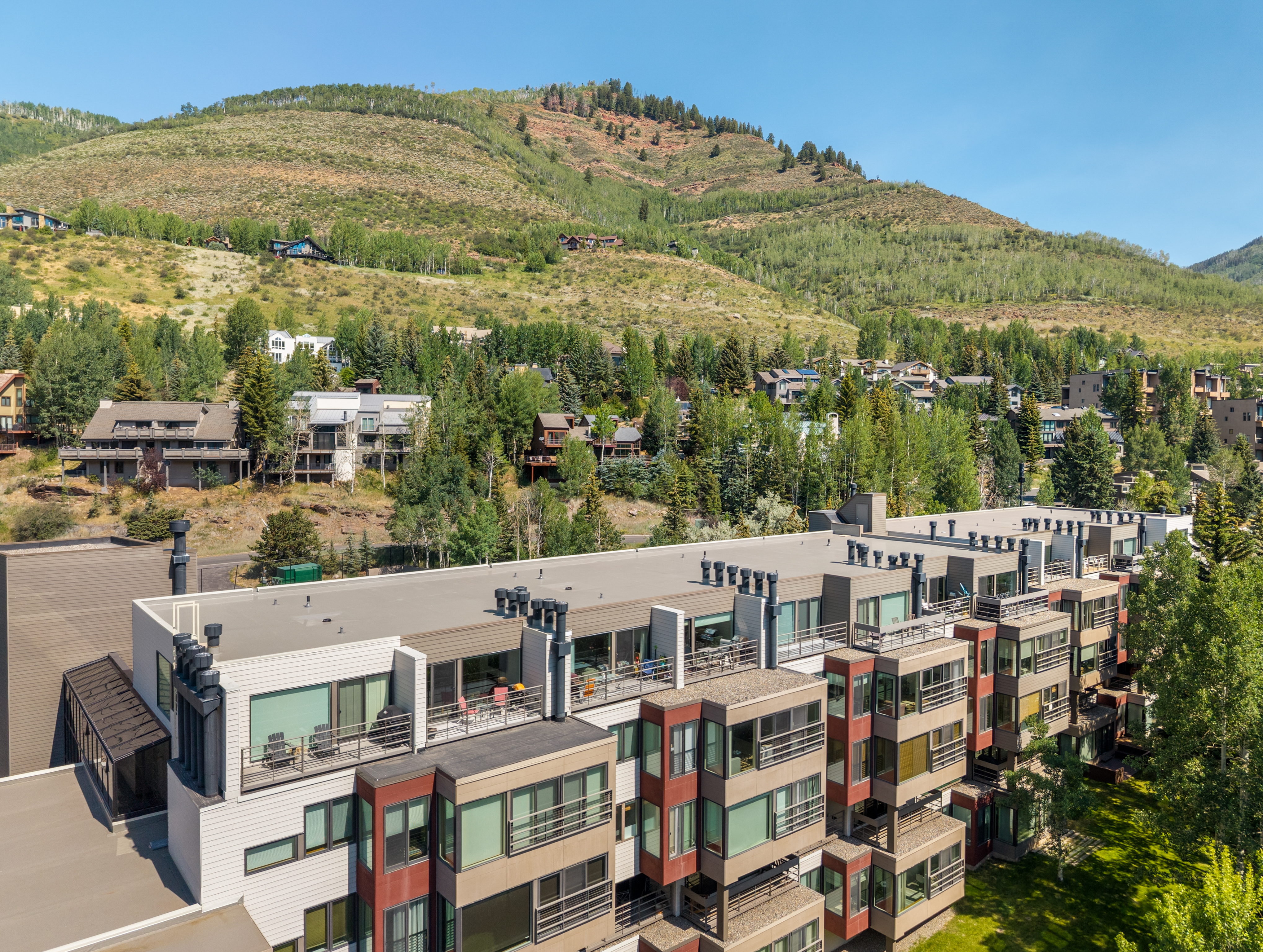  South-Facing Views of Vail Mountain and The Gore Range - 物件實景