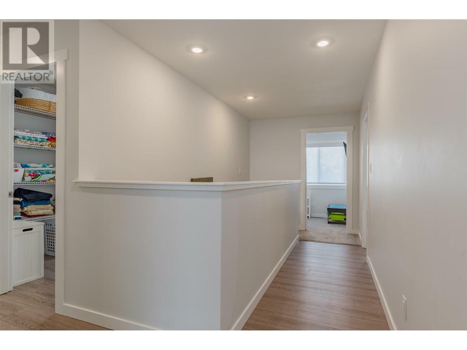 CASTLEGAR, British Columbia, V1N 4X8, CA, 6 Bedrooms Bedrooms, ,3 BathroomsBathrooms,Residential,For Sale,1883021