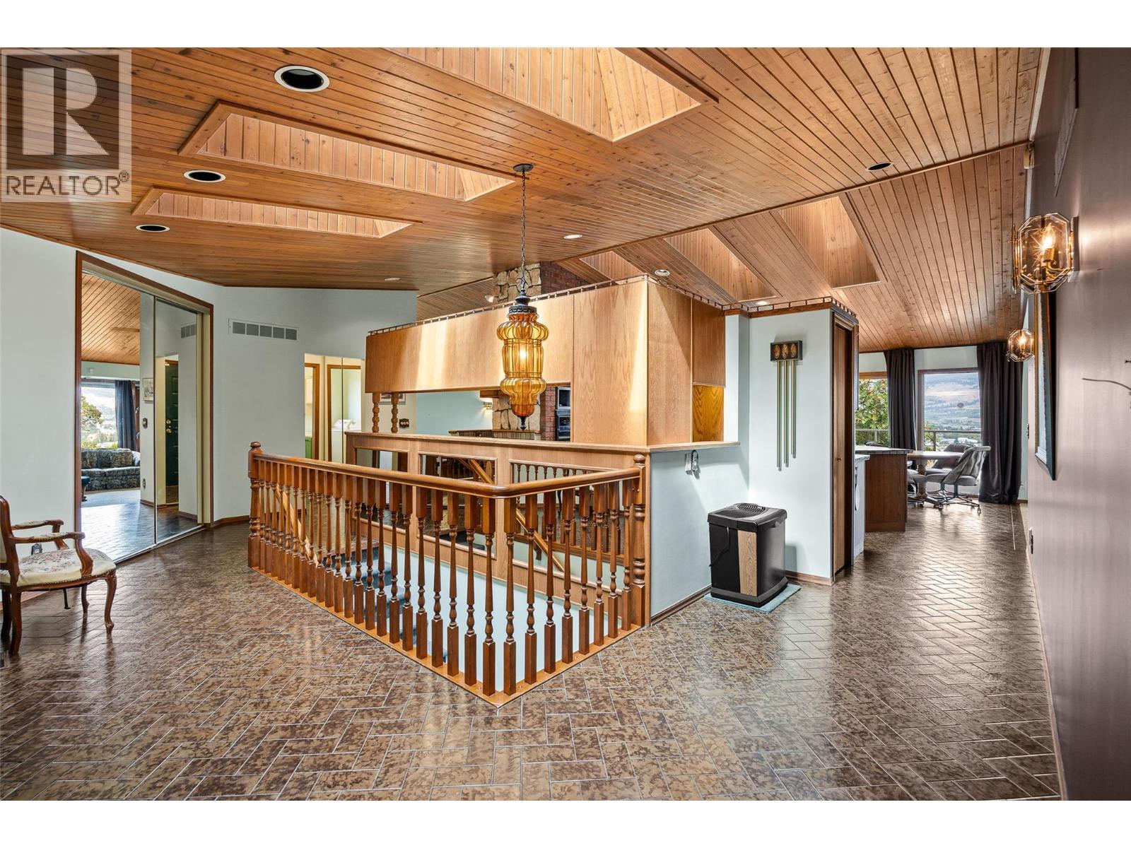 KELOWNA, British Columbia, V1V 1J5, CA, 2 Bedrooms Bedrooms, ,2 BathroomsBathrooms,Residential,For Sale,1948319