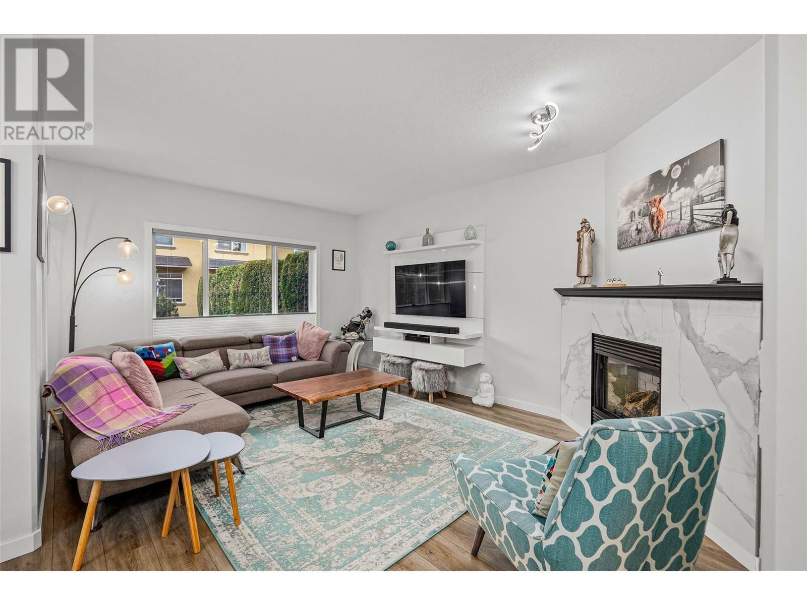 KELOWNA, British Columbia, V1V 2W3, CA, 4 Bedrooms Bedrooms, ,3 BathroomsBathrooms,Residential,For Sale,1838850