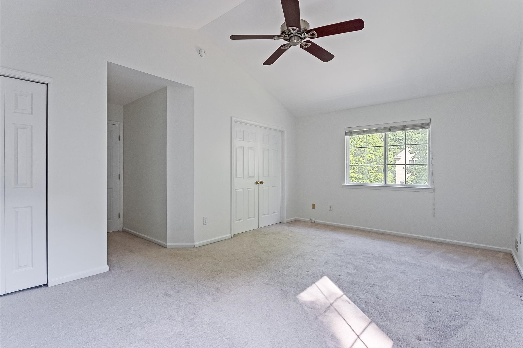  ?Country Oaks? Colonial Home Provides Comfort and Space in a Great Location - 物件實景