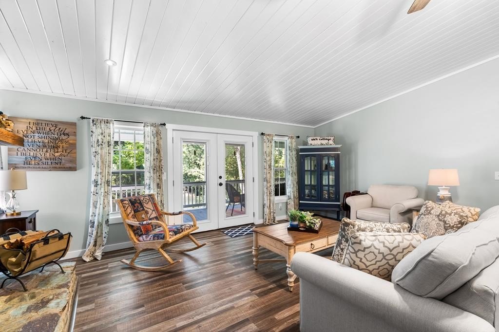 Murphy, North Carolina, 28906, United States, 2 Bedrooms Bedrooms, ,2 BathroomsBathrooms,Residential,For Sale,1976149