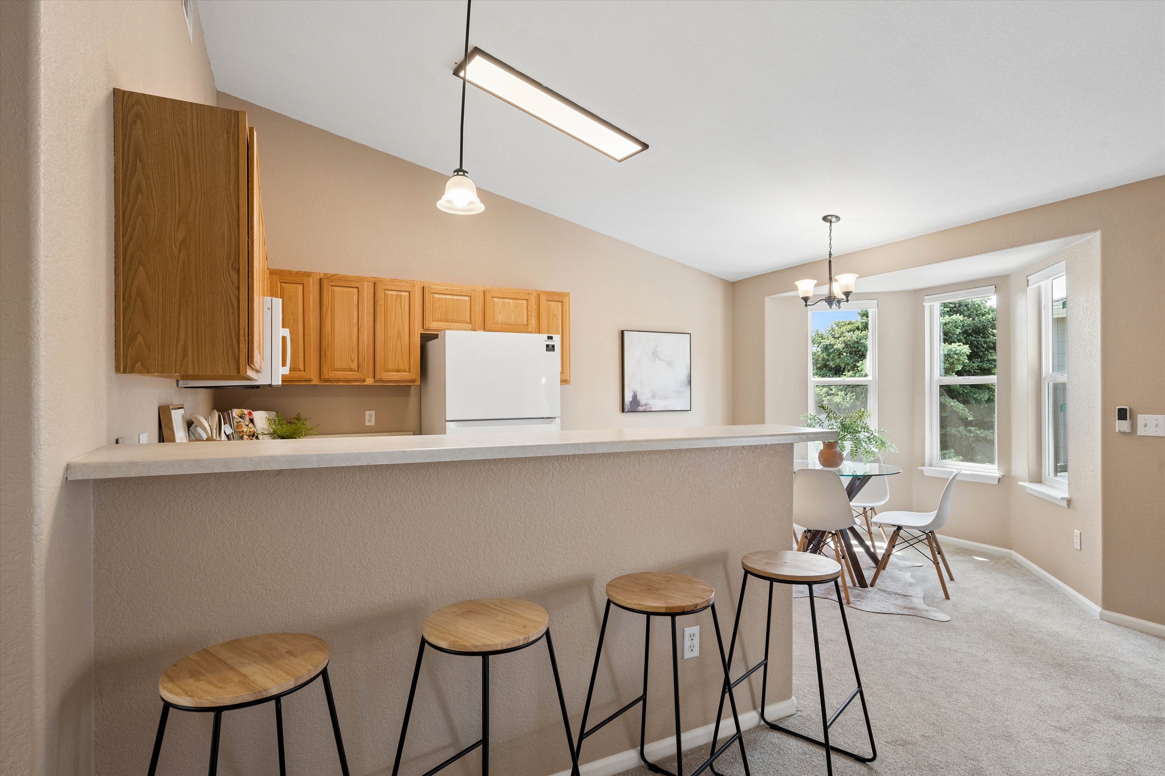  Refreshed, Move-in Ready, And Priced With The Market In Mind - 物件實景