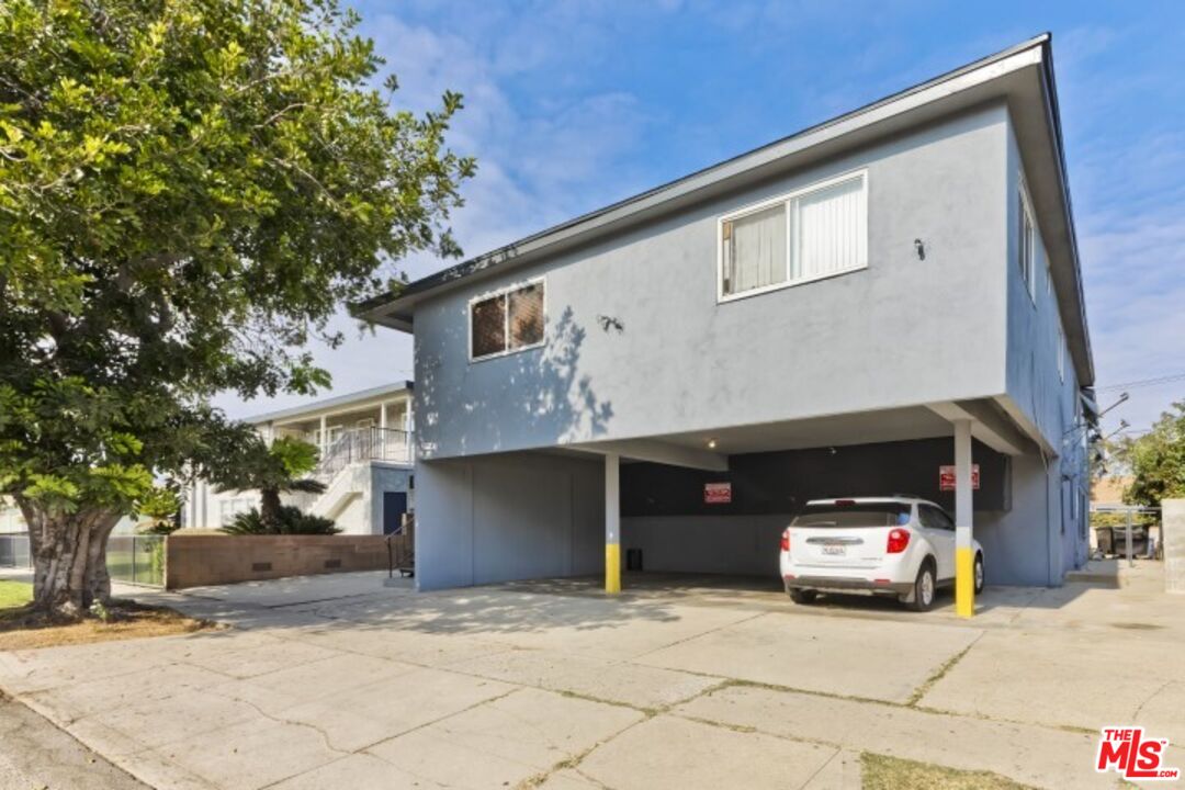 Los Angeles, California, 90066, United States, 9 Bedrooms Bedrooms, ,Residential,For Sale,1731540