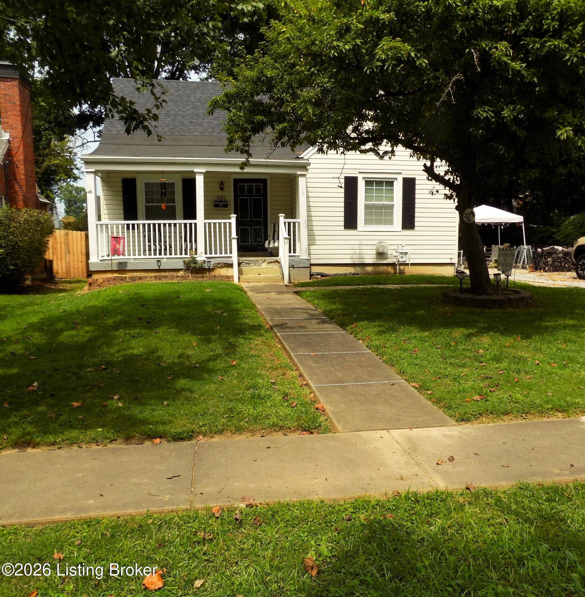 Warner Ave, Louisville, KY 40207