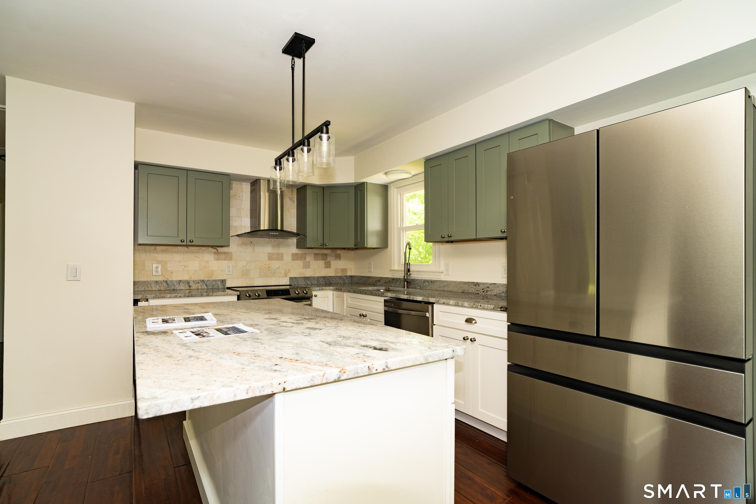 476, Connecticut, 06378, United States, 3 Bedrooms Bedrooms, ,2 BathroomsBathrooms,Residential,For Sale,2025073