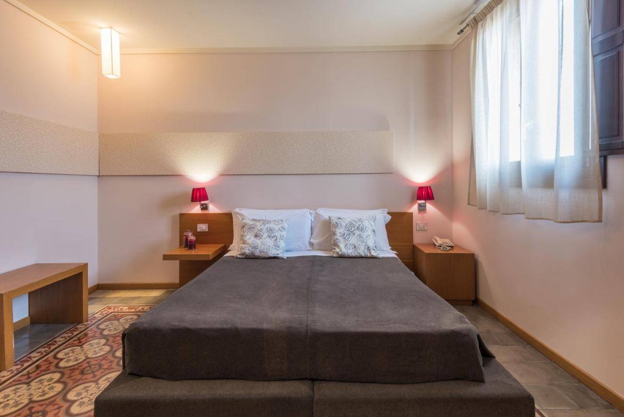 Ragusa, Ragusa, 97100, IT, 11 Bedrooms Bedrooms, ,11 BathroomsBathrooms,Residential,For Sale,1687176