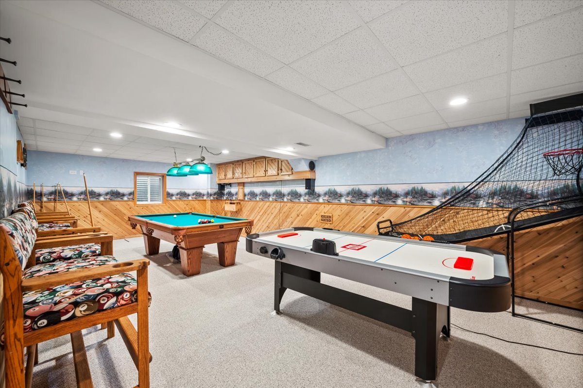 West Chicago, Illinois, 60185, United States, 4 Bedrooms Bedrooms, ,4 BathroomsBathrooms,Residential,For Sale,1981080