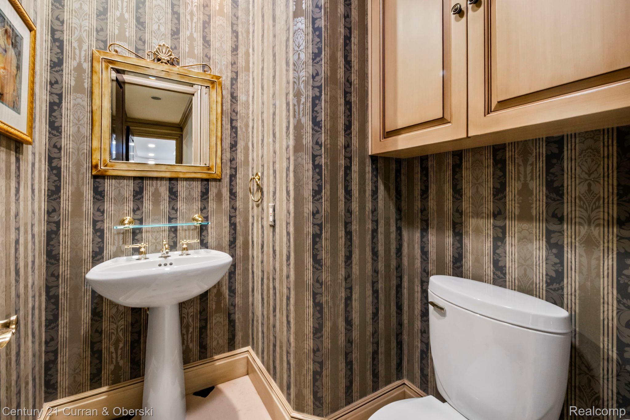 Northville, Michigan, 48168, United States, 5 Bedrooms Bedrooms, ,6 BathroomsBathrooms,Residential,For Sale,2023704