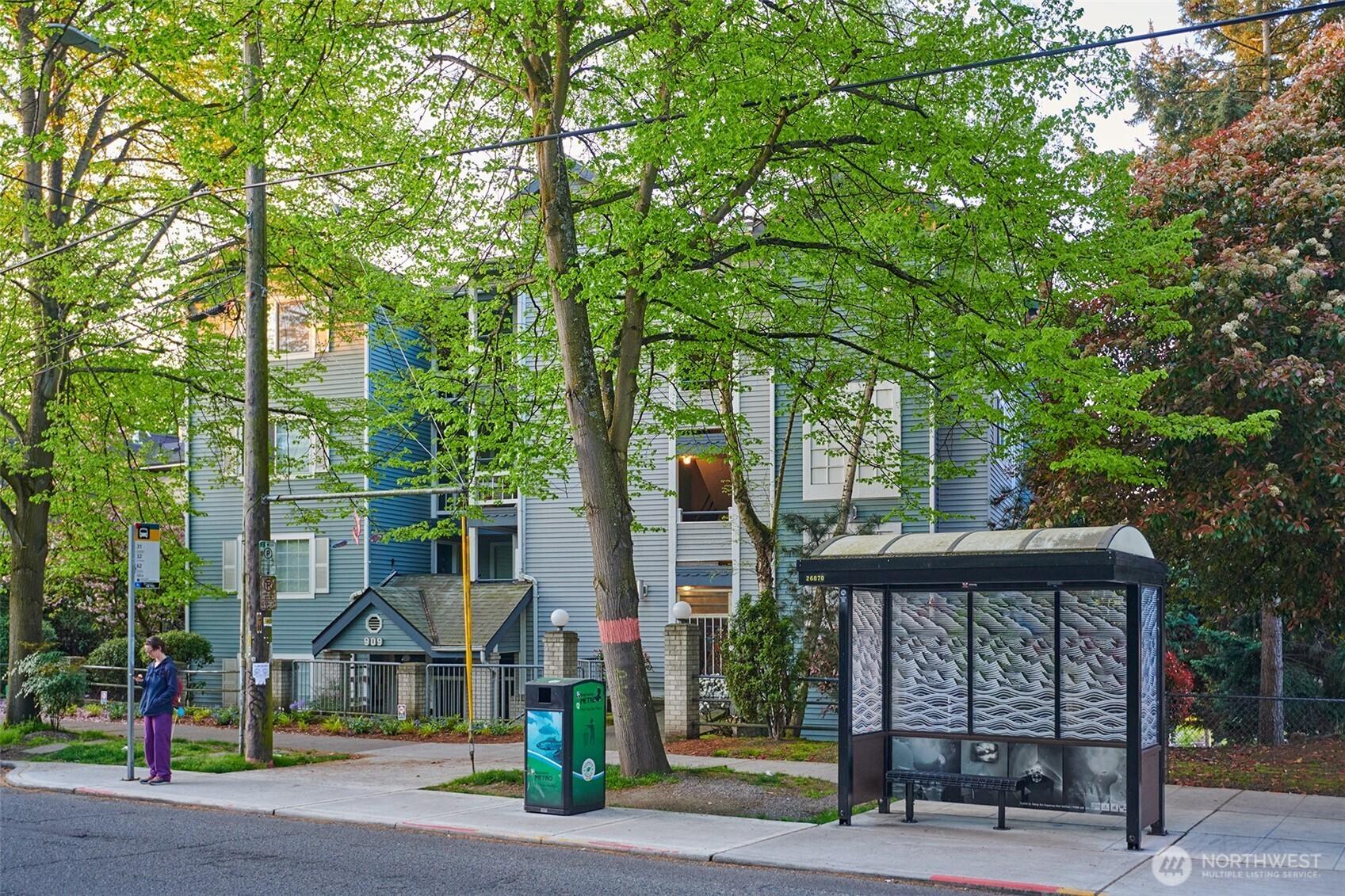 SEATTLE, Washington, 98103, United States, 2 Bedrooms Bedrooms, ,2 BathroomsBathrooms,Residential,For Sale,1794014