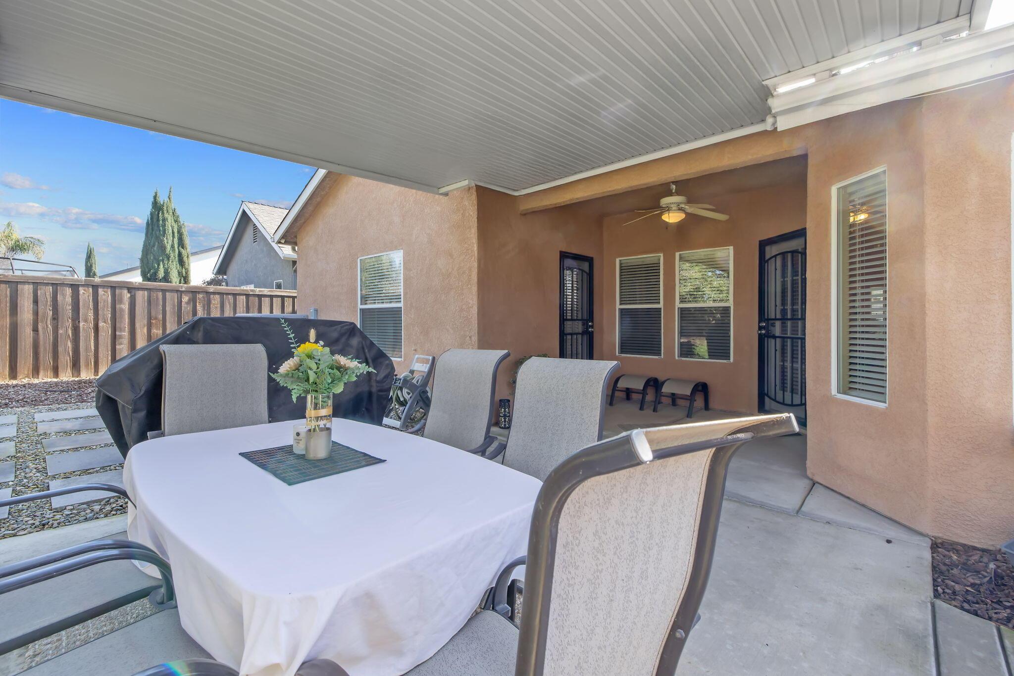 Visalia, California, 93291, United States, 3 Bedrooms Bedrooms, ,2 BathroomsBathrooms,Residential,For Sale,2013807