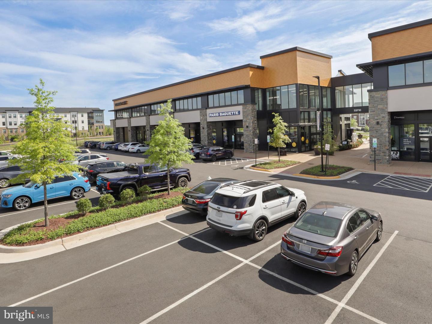 Ashburn, Virginia, 20148, United States, 3 Bedrooms Bedrooms, ,4 BathroomsBathrooms,Residential,For Sale,1918442