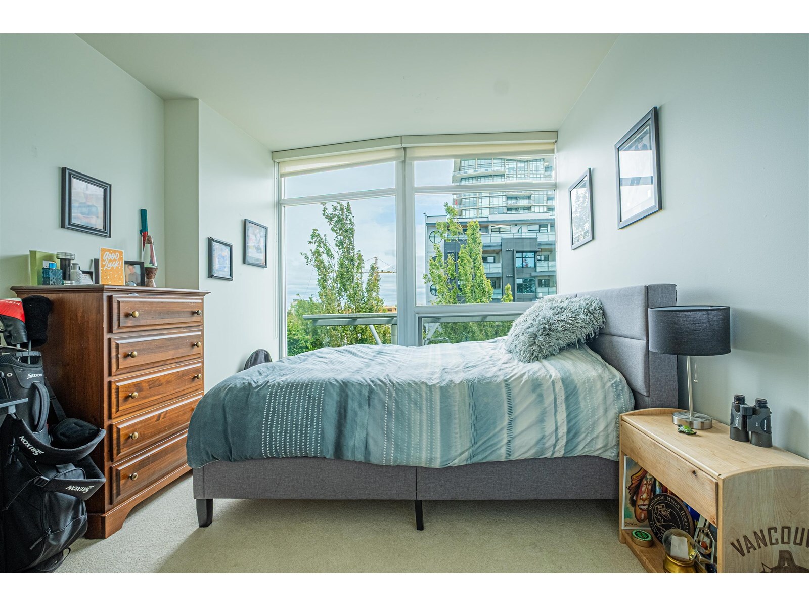 WHITE ROCK, British Columbia, V4B 0A2, CA, 2 Bedrooms Bedrooms, ,2 BathroomsBathrooms,Residential,For Sale,1947534