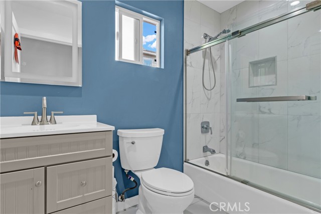 Los Angeles, California, 91605, United States, 5 Bedrooms Bedrooms, ,4 BathroomsBathrooms,Residential,For Sale,1979926