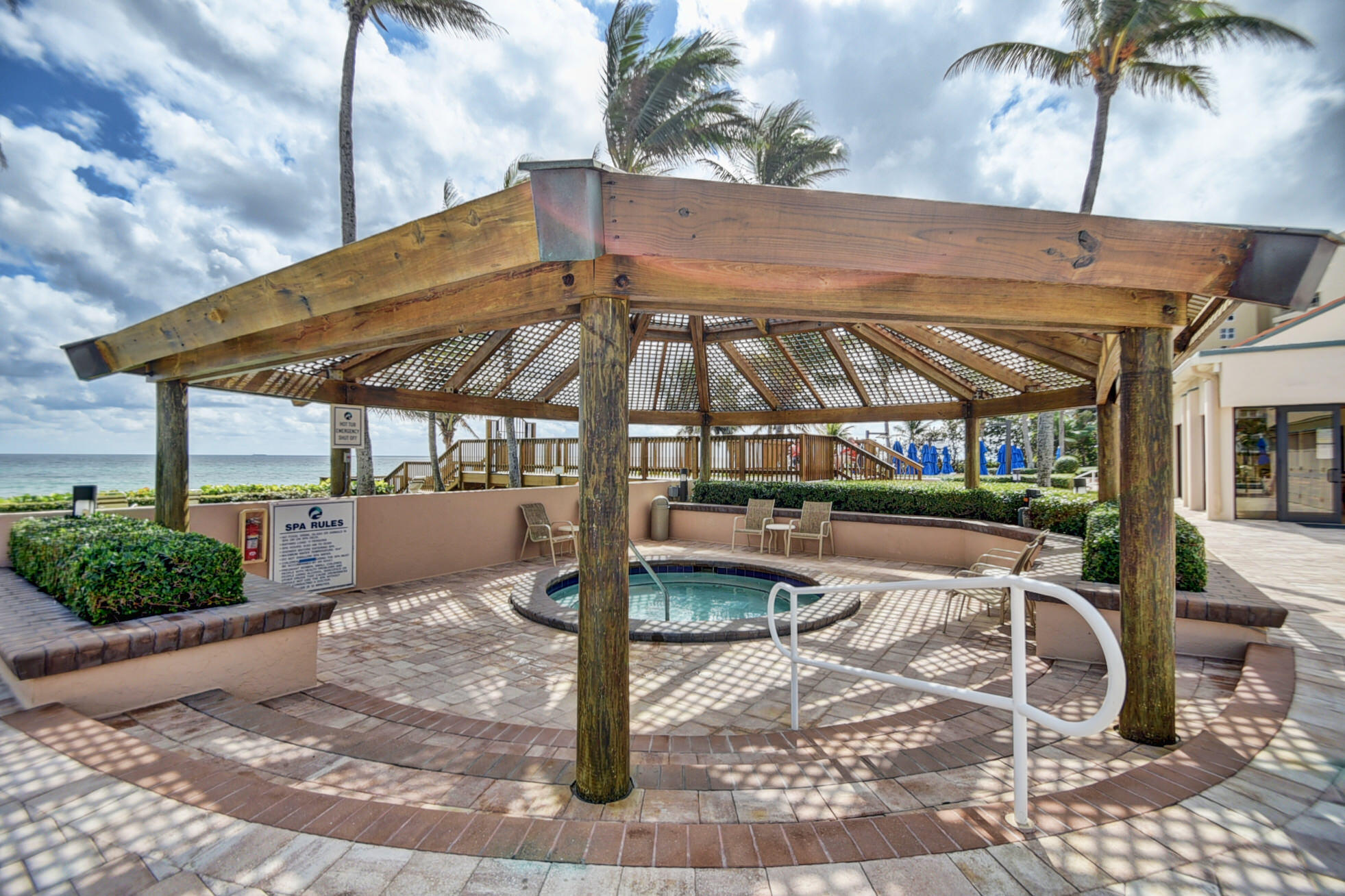 Highland Beach, Florida, 33487, United States, 2 Bedrooms Bedrooms, ,2 BathroomsBathrooms,Residential,For Sale,1907746
