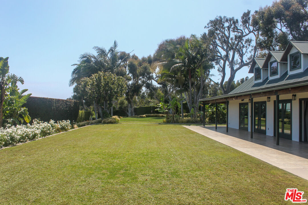 Malibu, California, 90265, United States, 8 Bedrooms Bedrooms, ,9 BathroomsBathrooms,Residential,For Sale,1847980