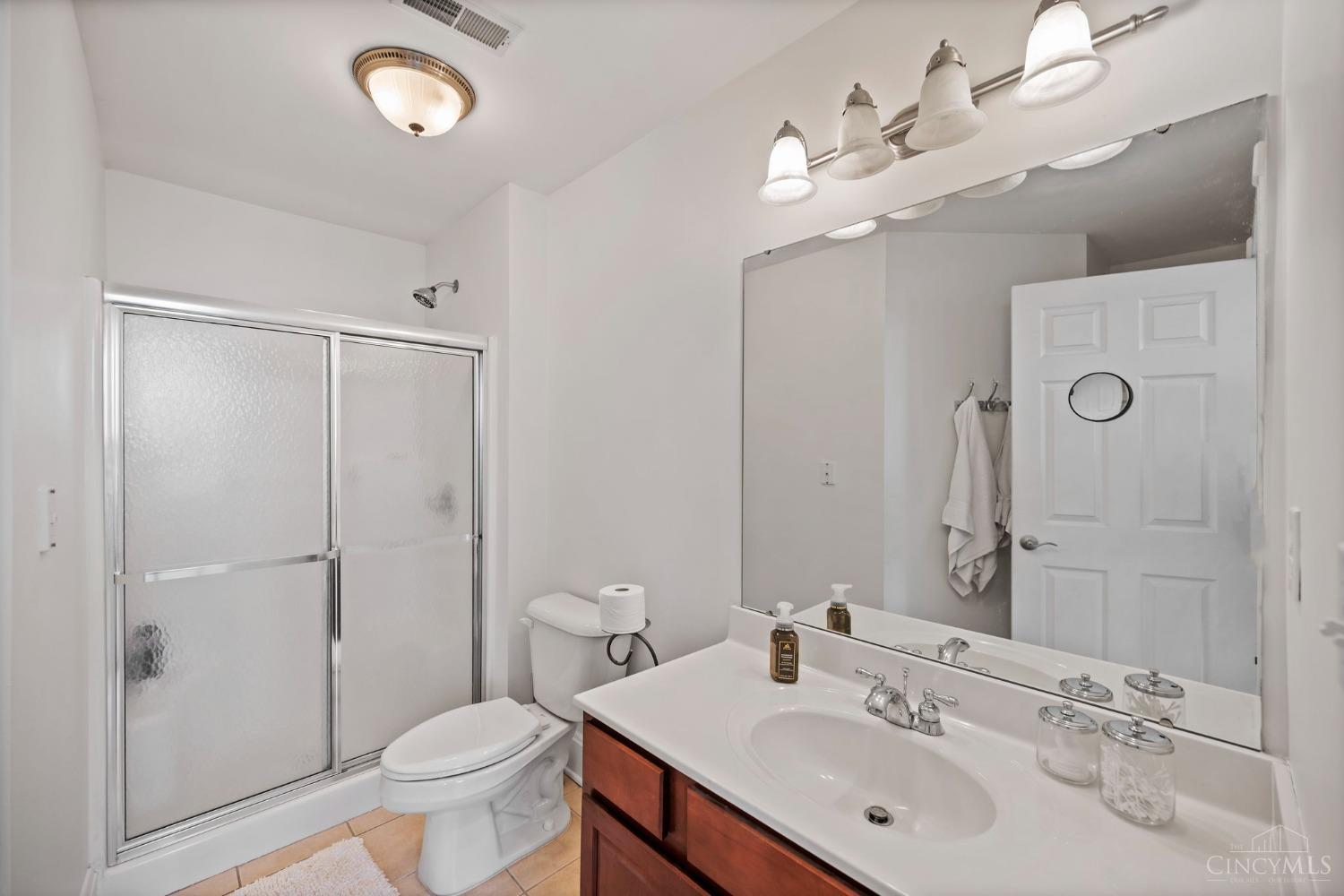 Cincinnati, Ohio, 45219, United States, 4 Bedrooms Bedrooms, ,4 BathroomsBathrooms,Residential,For Sale,1804934