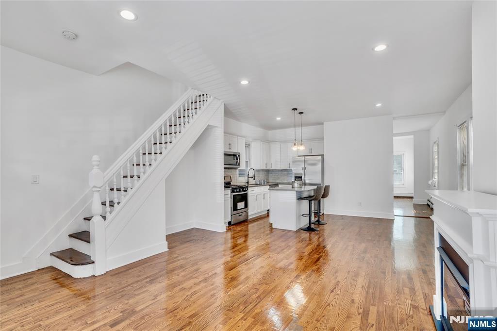 East Orange, New Jersey, 07018, United States, 5 Bedrooms Bedrooms, ,2 BathroomsBathrooms,Residential,For Sale,1960918