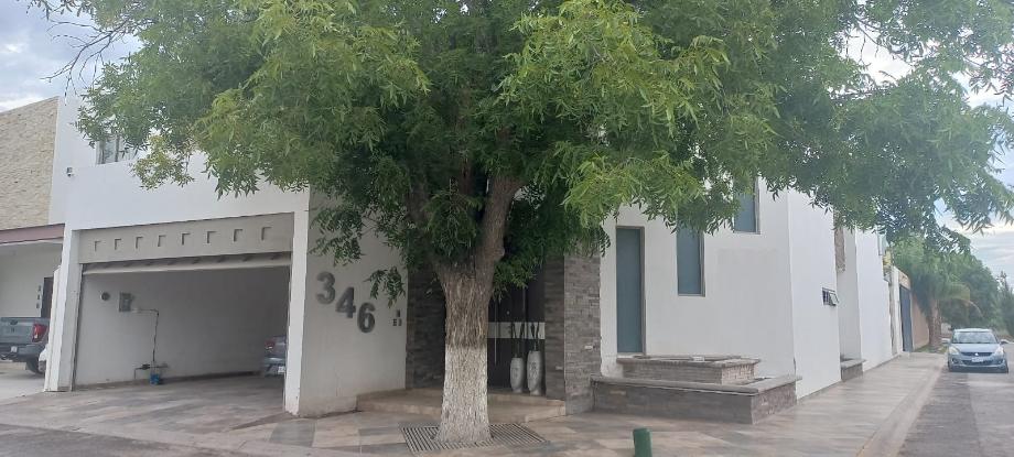 Circuito de la Pimavera, Torreón, Coahuila de Zaragoza, 27018, Mexico, 5 Bedrooms Bedrooms, ,3 BathroomsBathrooms,Residential,For Sale,Circuito de la Pimavera,1587997