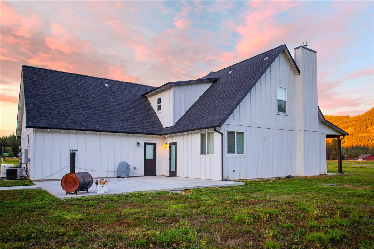 Sagle, Idaho, 83860, United States, 4 Bedrooms Bedrooms, ,3 BathroomsBathrooms,Residential,For Sale,1824083