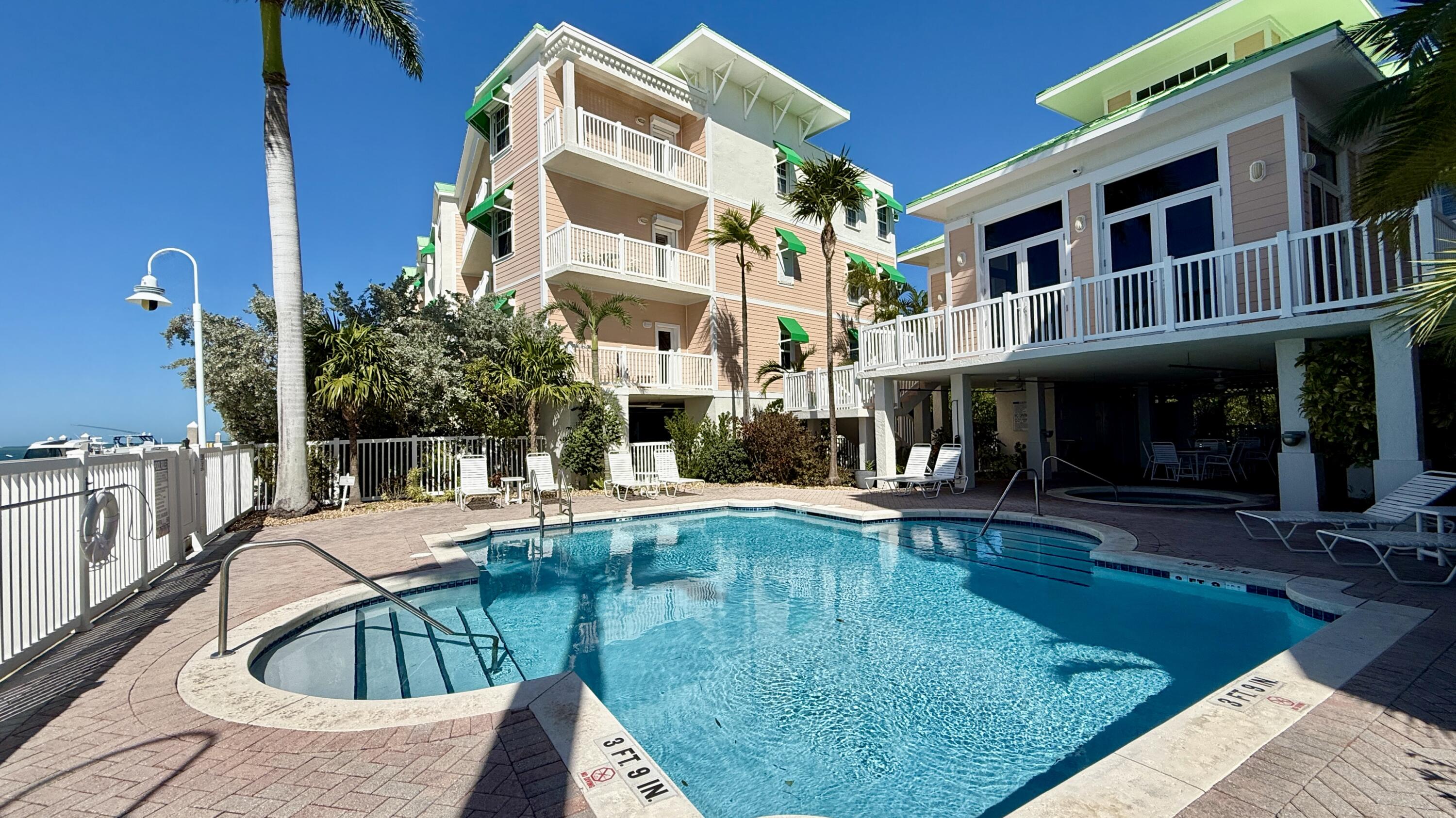 KEY WEST, Florida, 33040, United States, 2 Bedrooms Bedrooms, ,2 BathroomsBathrooms,Residential,For Sale,1695362