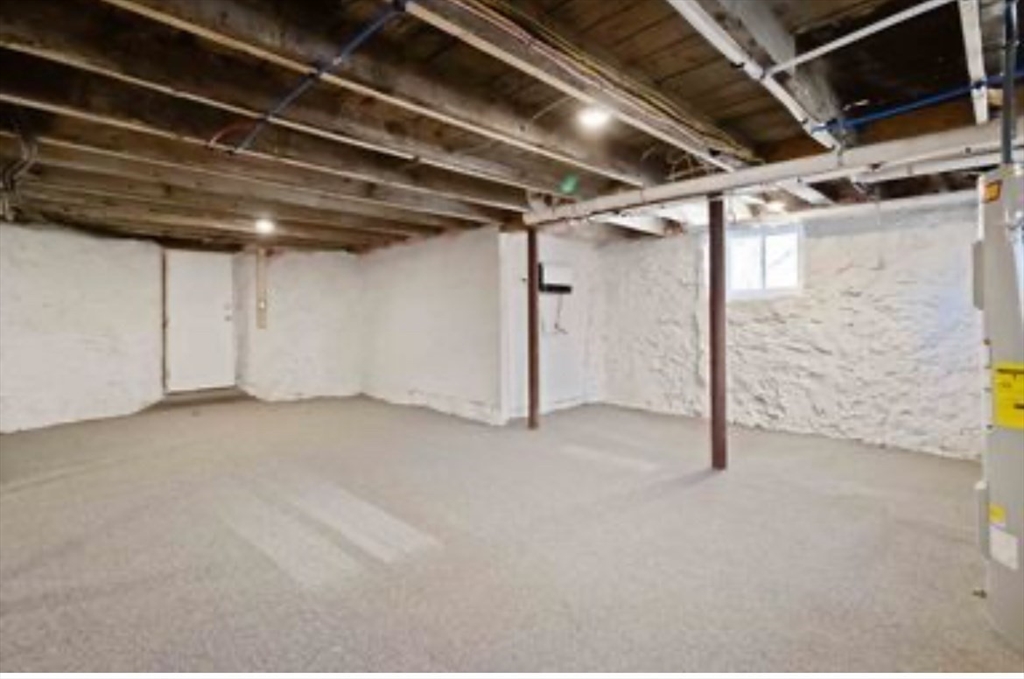 Stoneham, Massachusetts, 02180, United States, 3 Bedrooms Bedrooms, ,2 BathroomsBathrooms,Residential,For Sale,1951167