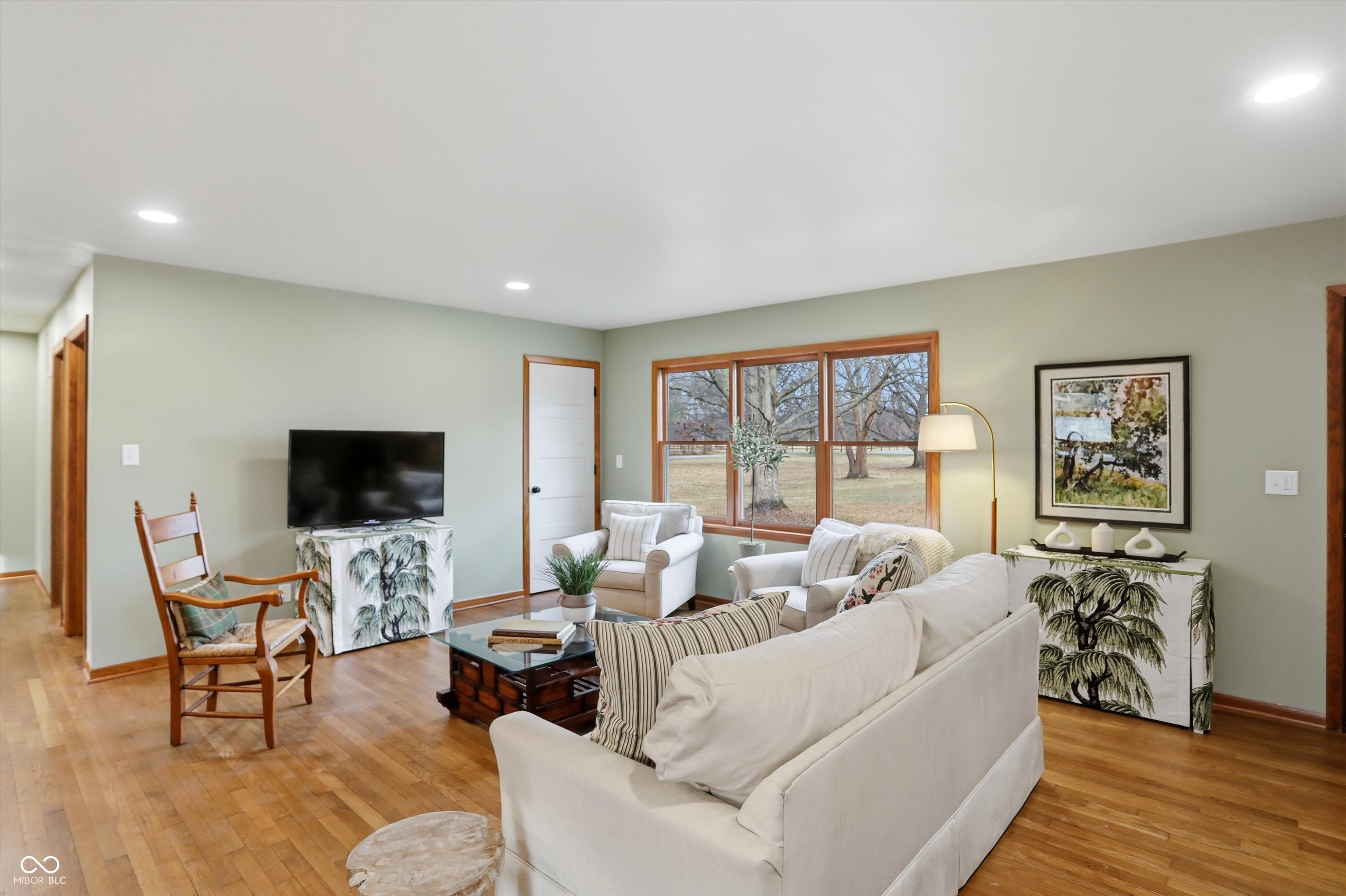 Zionsville, Indiana, 46077, United States, 3 Bedrooms Bedrooms, ,2 BathroomsBathrooms,Residential,For Sale,2008778