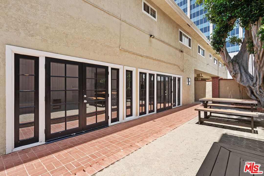Encino, California, 91436, United States, 2 Bedrooms Bedrooms, ,2 BathroomsBathrooms,Residential,For Sale,1901269