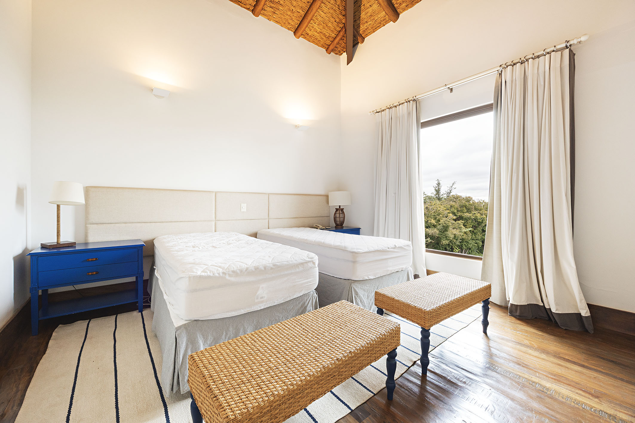  Farmhouse-Style Residence with Permanent Views of the Golf Course - 物件實景