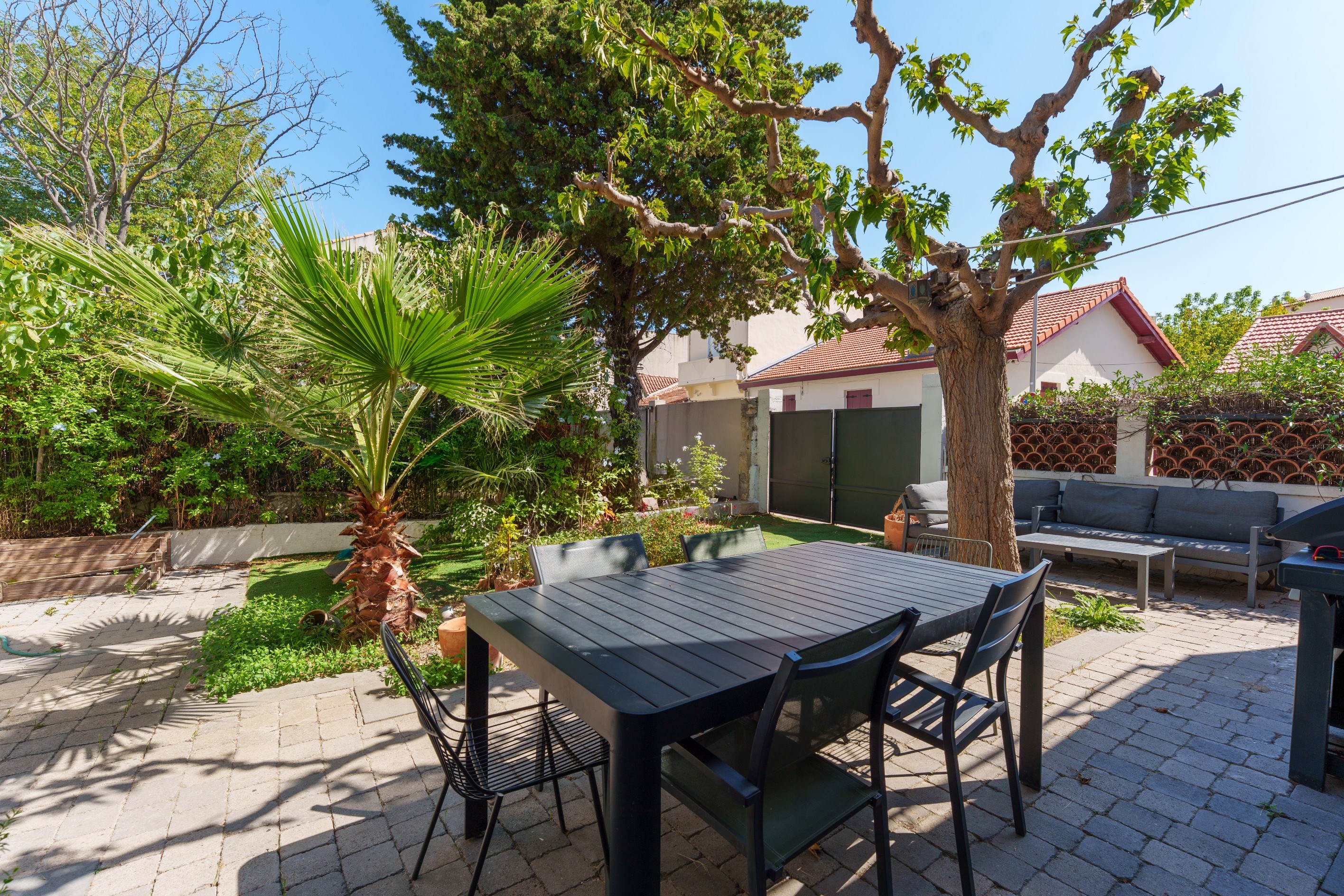  A charming stone house in the heart of Palavas-les-Flots, just a stone