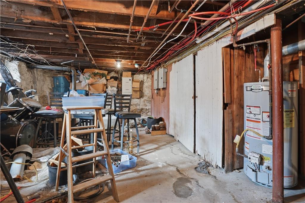 Woonsocket, Rhode Island, 02895, United States, 11 Bedrooms Bedrooms, ,5 BathroomsBathrooms,Residential,For Sale,2034207