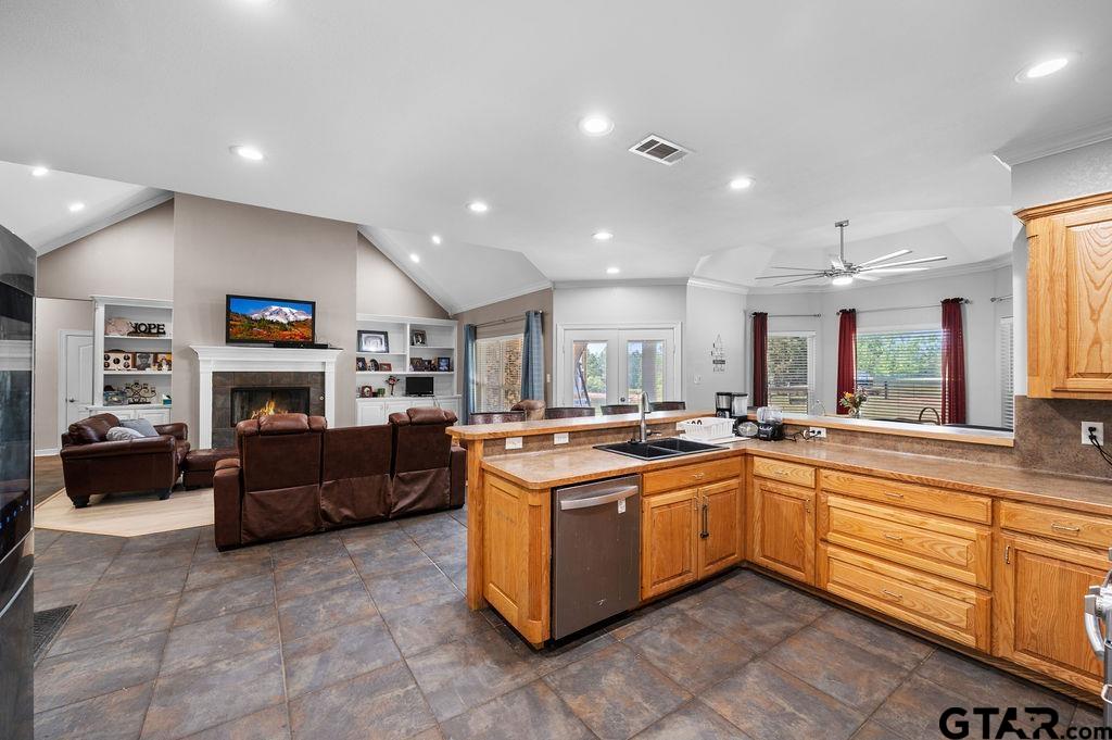 Winona, Texas, 75792, United States, 3 Bedrooms Bedrooms, ,2 BathroomsBathrooms,Residential,For Sale,1777400