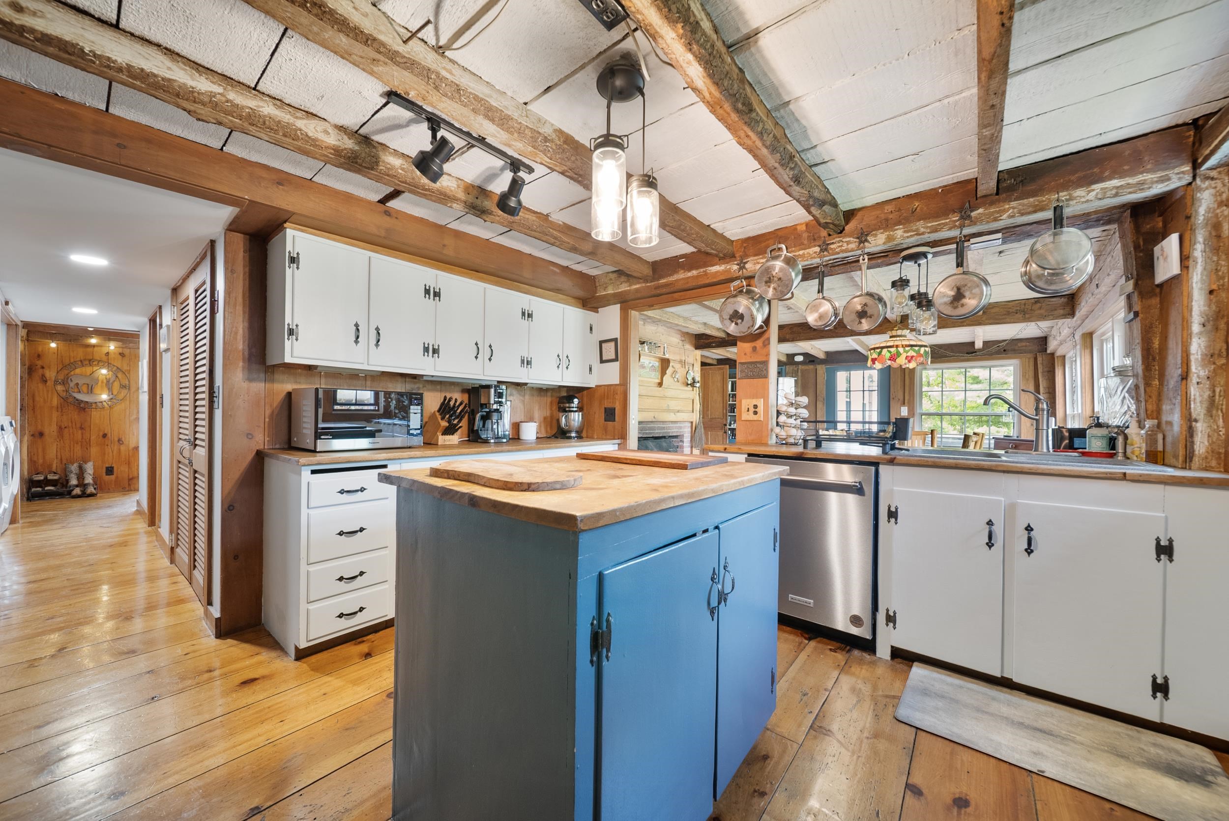 Francestown, New Hampshire, 03043, United States, 5 Bedrooms Bedrooms, ,4 BathroomsBathrooms,Residential,For Sale,1827172