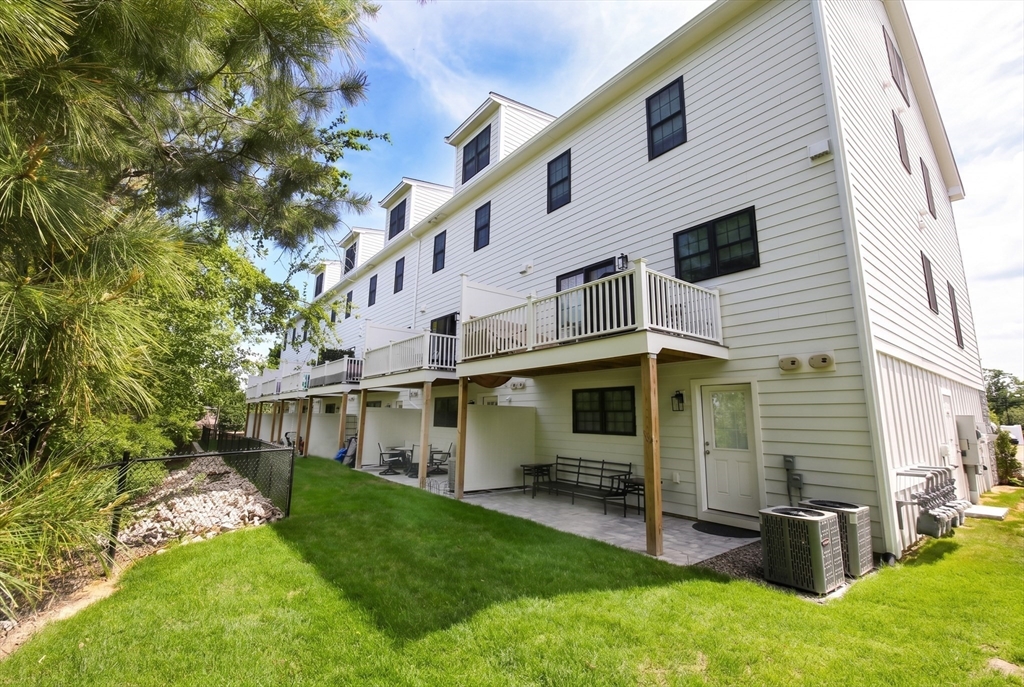 Peabody, Massachusetts, 01960, United States, 3 Bedrooms Bedrooms, ,4 BathroomsBathrooms,Residential,For Sale,2048851