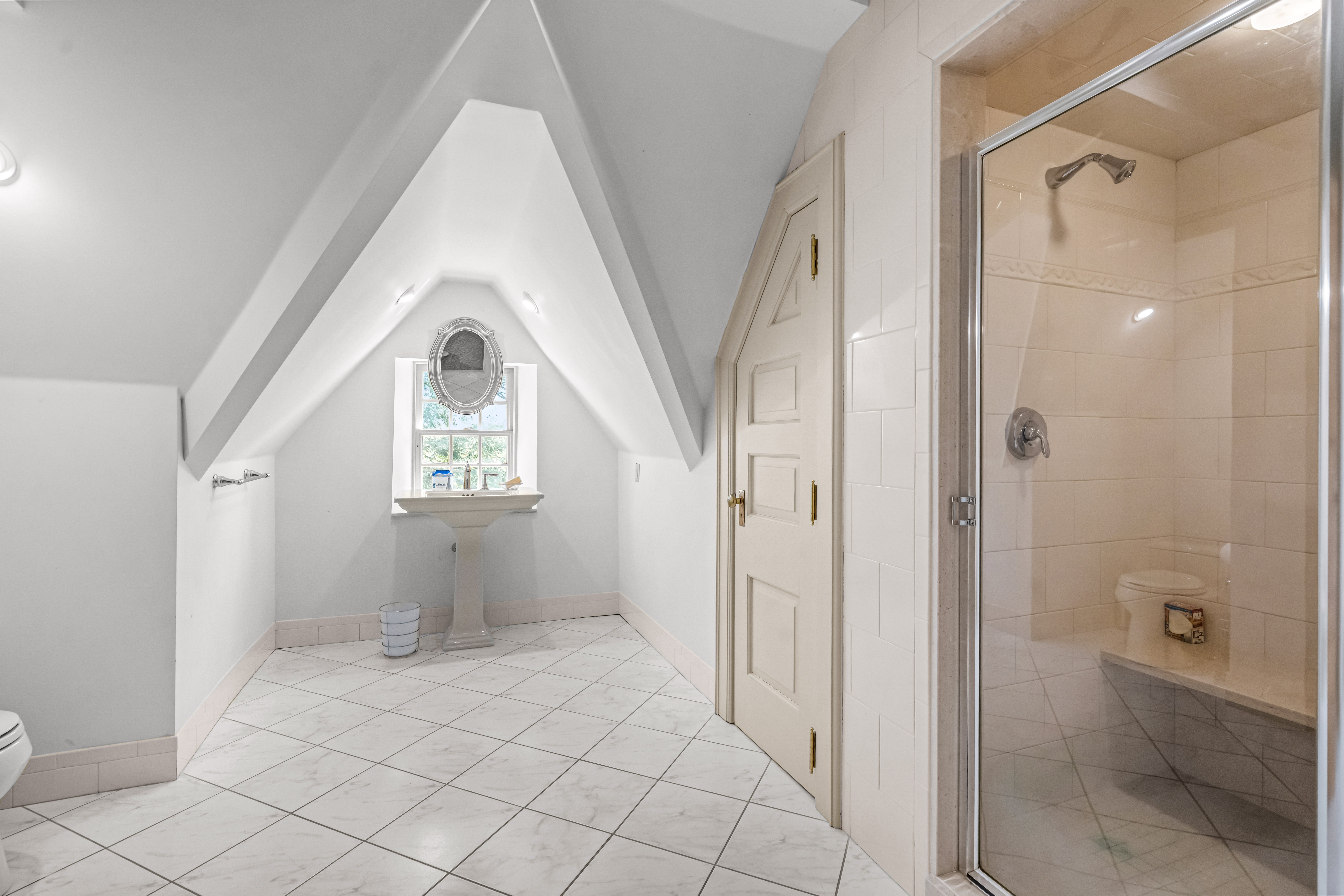  220 Ravenscliff Road, Saint Davids, PA 19087 - 物件實景