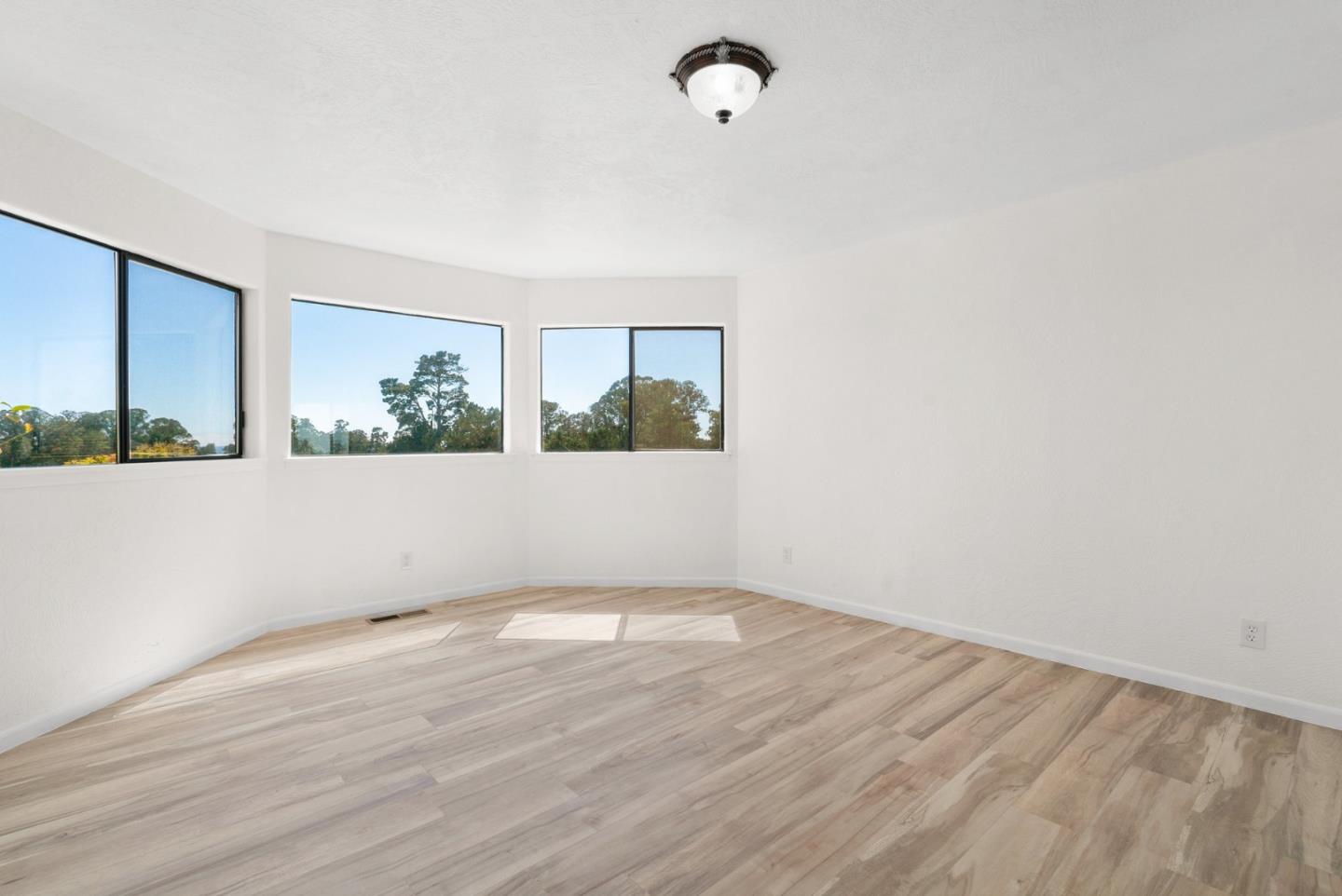 Aptos, California, 95003, United States, 5 Bedrooms Bedrooms, ,3 BathroomsBathrooms,Residential,For Sale,1895468