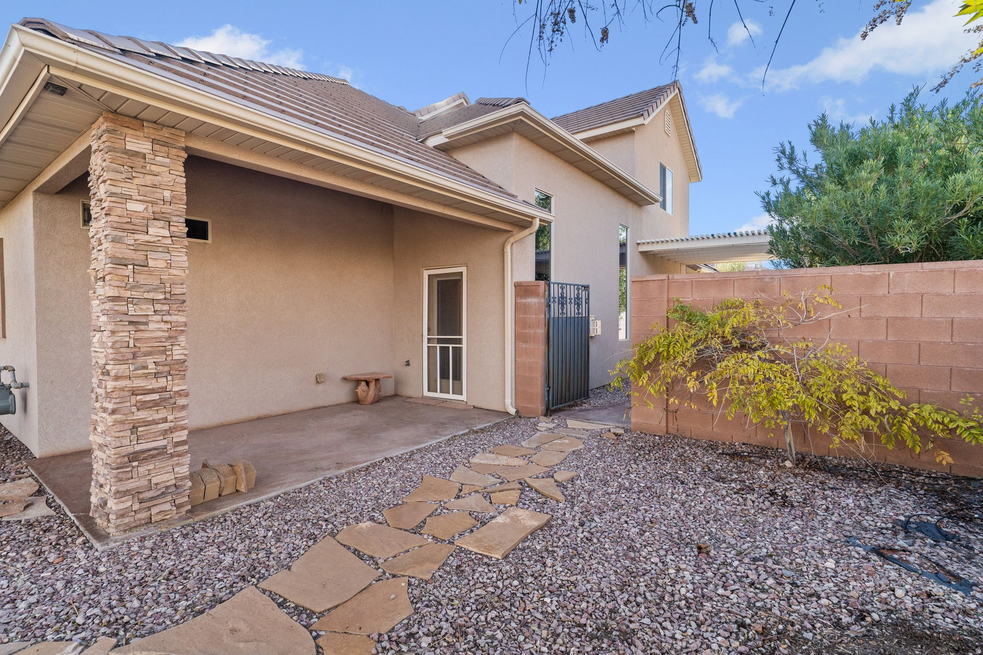 Santa Clara, Utah, 84765, United States, 4 Bedrooms Bedrooms, ,3 BathroomsBathrooms,Residential,For Sale,1992069