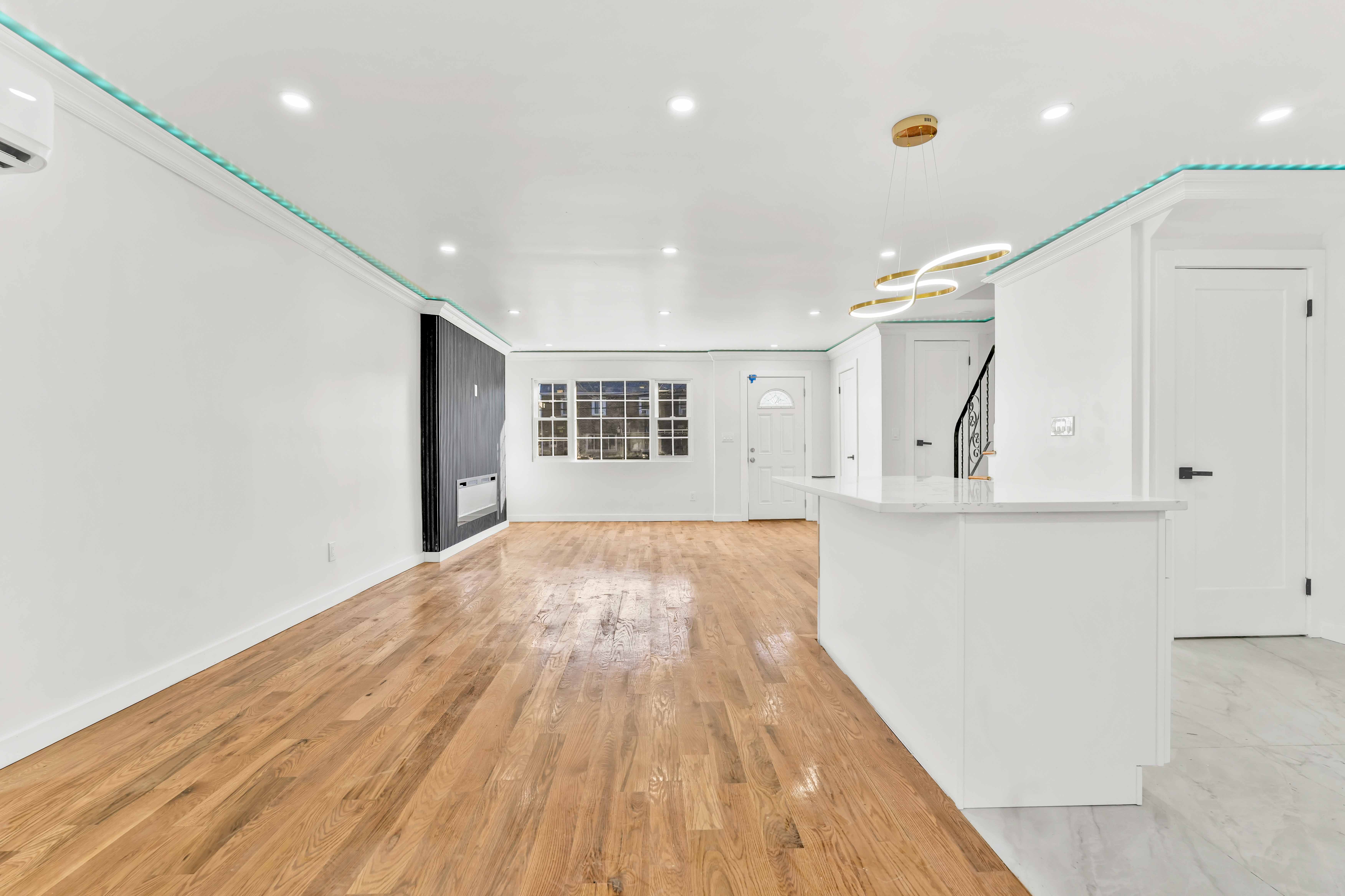 Brooklyn, New York, 11207, United States, 5 Bedrooms Bedrooms, ,4 BathroomsBathrooms,Residential,For Sale,1974760