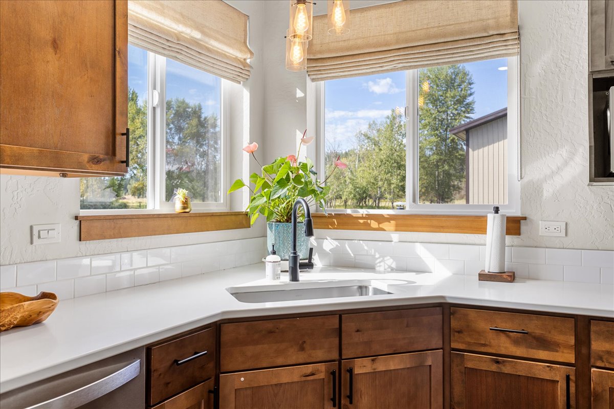 Sagle, Idaho, 83860, United States, 4 Bedrooms Bedrooms, ,3 BathroomsBathrooms,Residential,For Sale,1824083