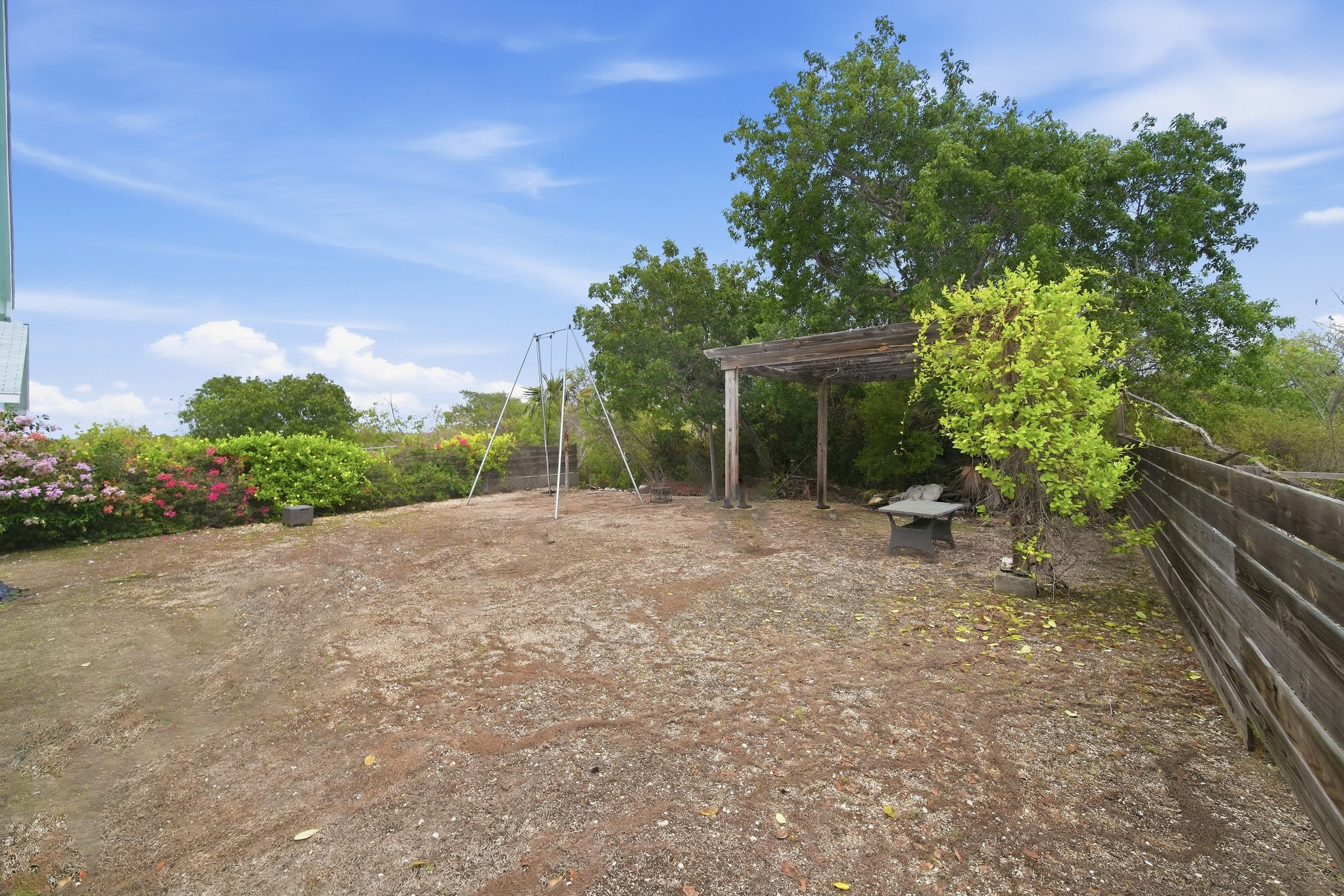  Family Home in East End on Cooper Drive - 物件實景