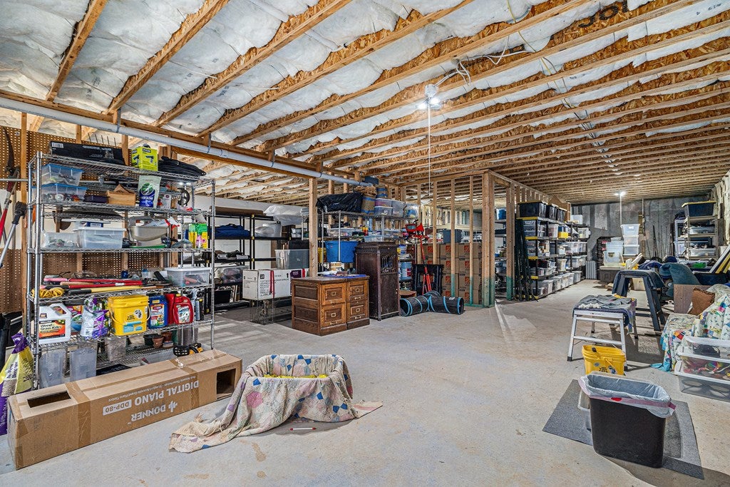 Dawsonville, Georgia, 30534, United States, 3 Bedrooms Bedrooms, ,2 BathroomsBathrooms,Residential,For Sale,1986839