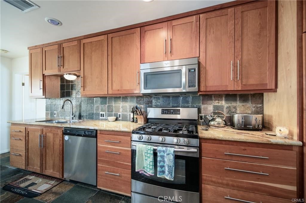 Yucaipa, California, 92399, United States, 2 Bedrooms Bedrooms, ,1 BathroomBathrooms,Residential,For Sale,1901859