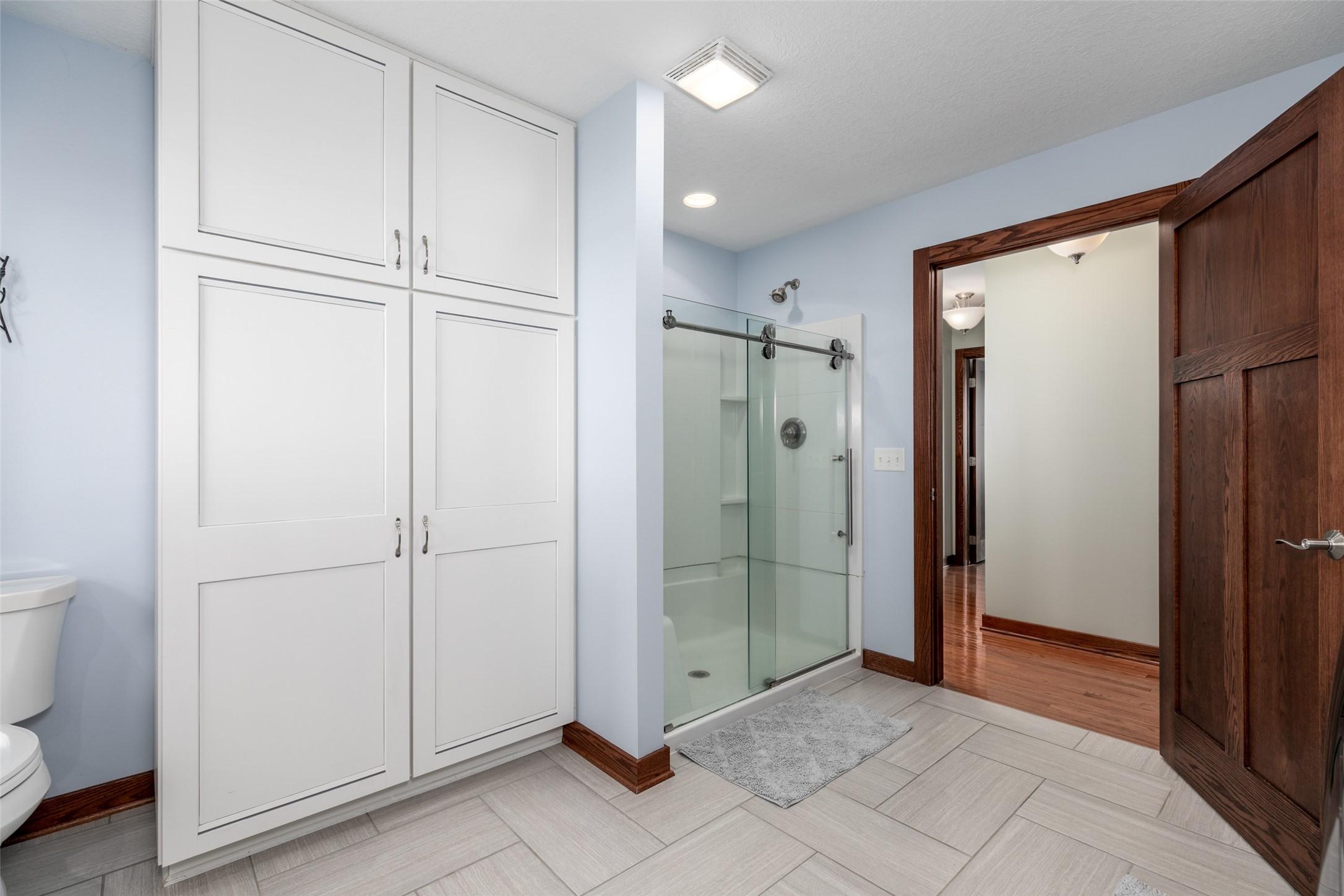 Monroe, Iowa, 50170, United States, 3 Bedrooms Bedrooms, ,3 BathroomsBathrooms,Residential,For Sale,1899560