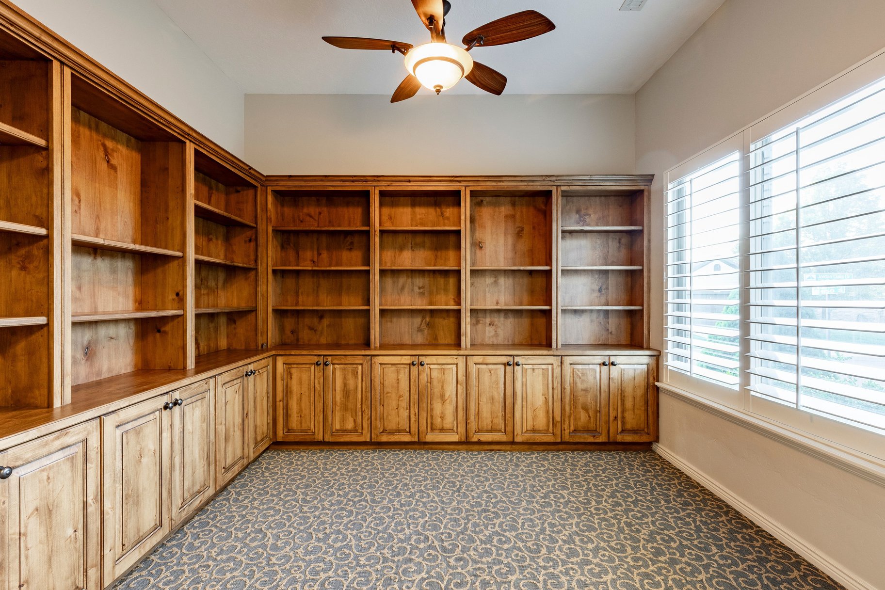  Exceptional Single-Level Living in One of Sandy