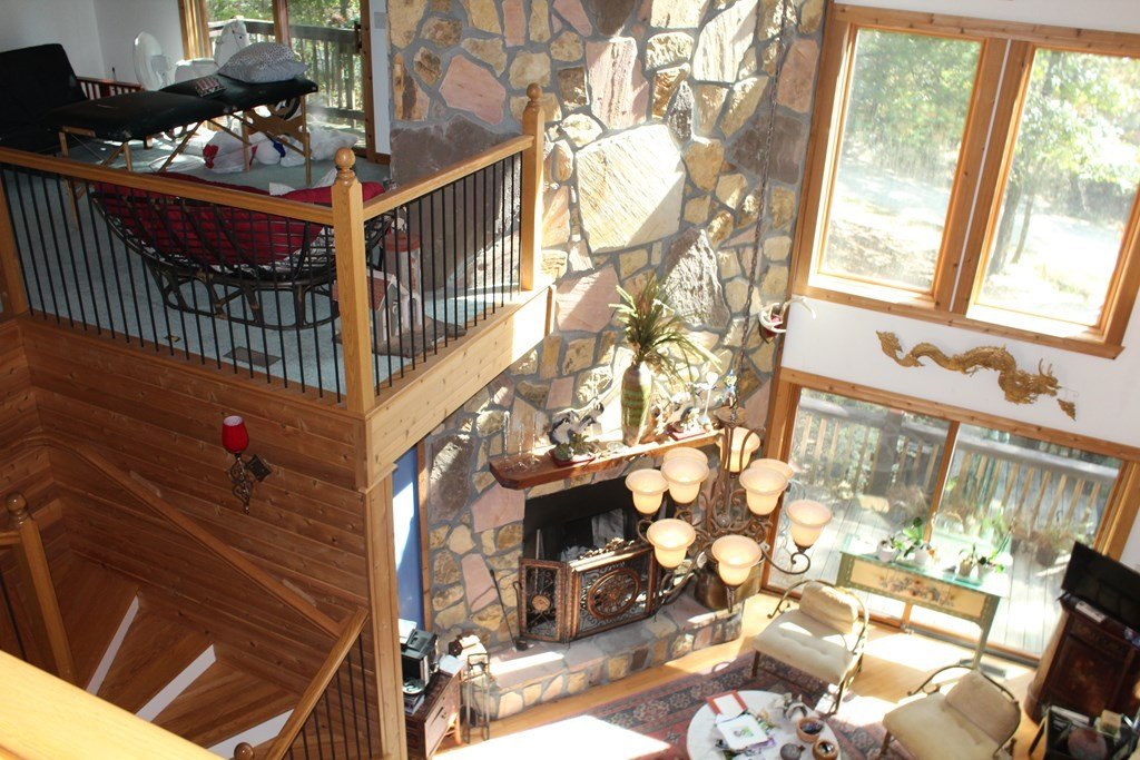 Murphy, North Carolina, 28906, United States, 2 Bedrooms Bedrooms, ,4 BathroomsBathrooms,Residential,For Sale,1915362