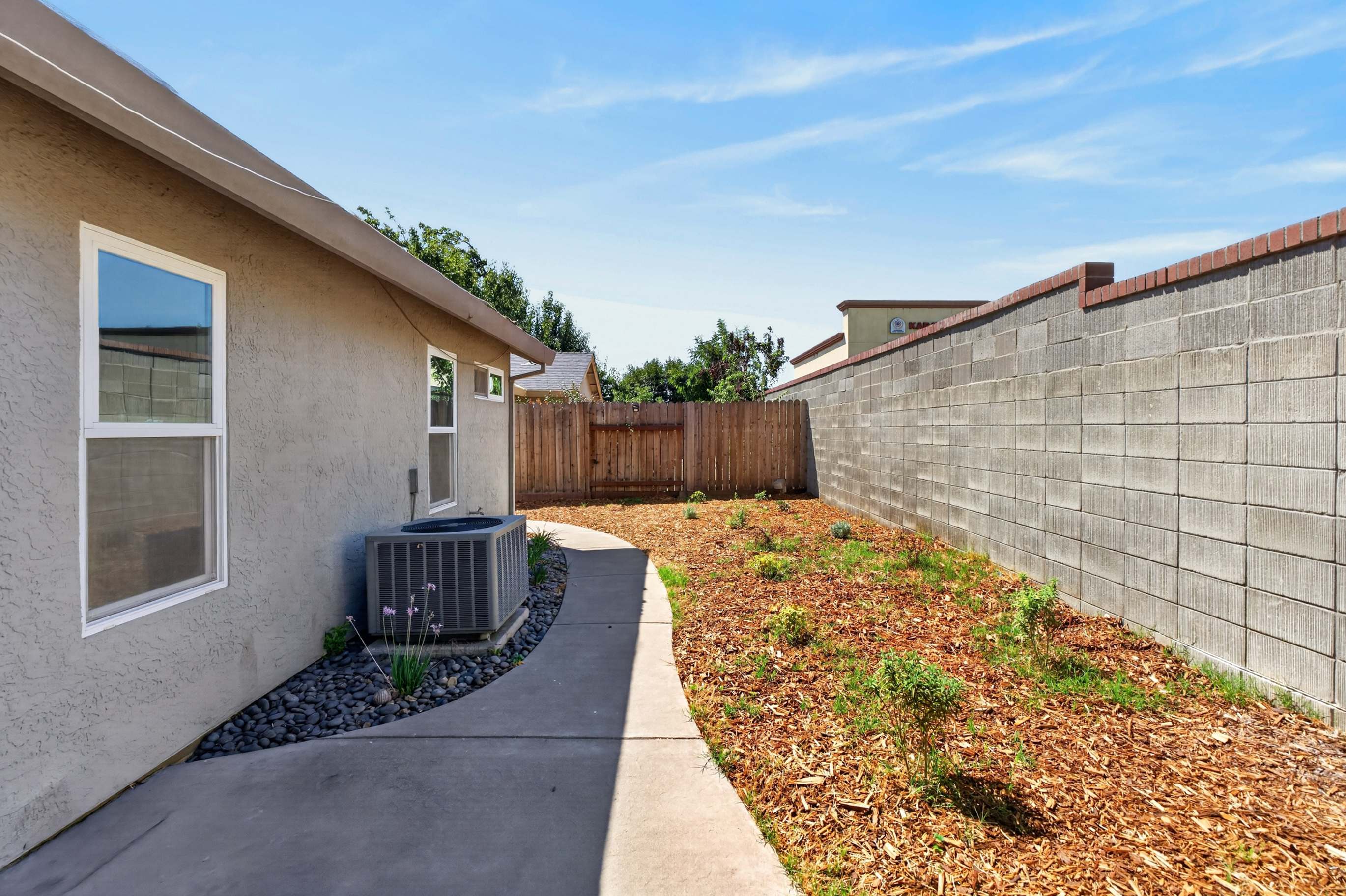 8048 Cardale Way, Sacramento, CA 95829 - 物件實景