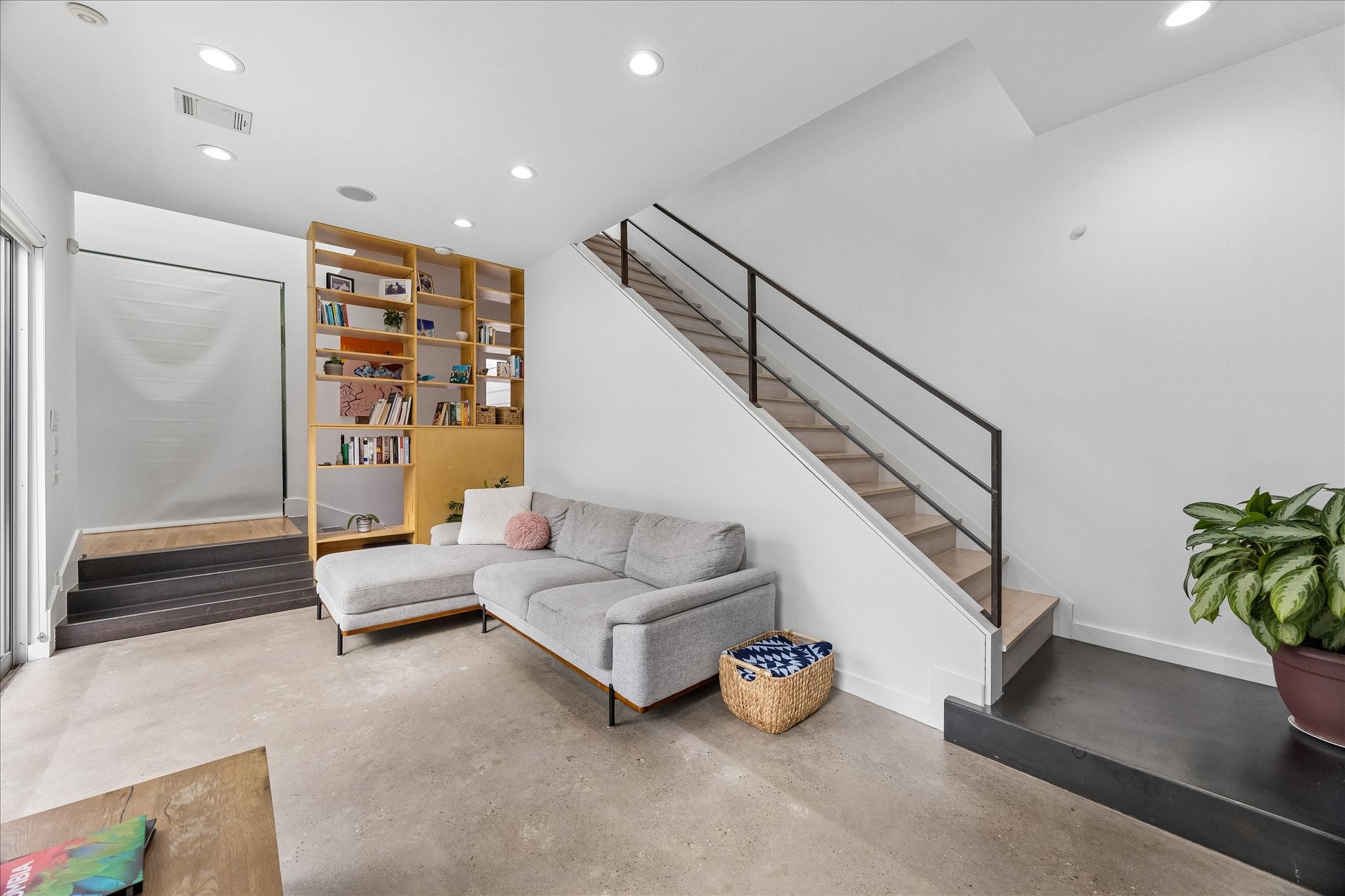  1120 Highland Street - 物件實景
