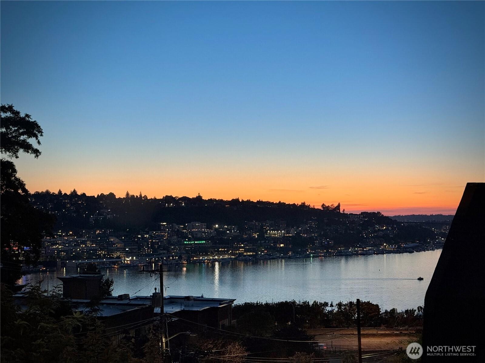 SEATTLE, Washington, 98102, United States, 2 Bedrooms Bedrooms, ,3 BathroomsBathrooms,Residential,For Sale,1901713