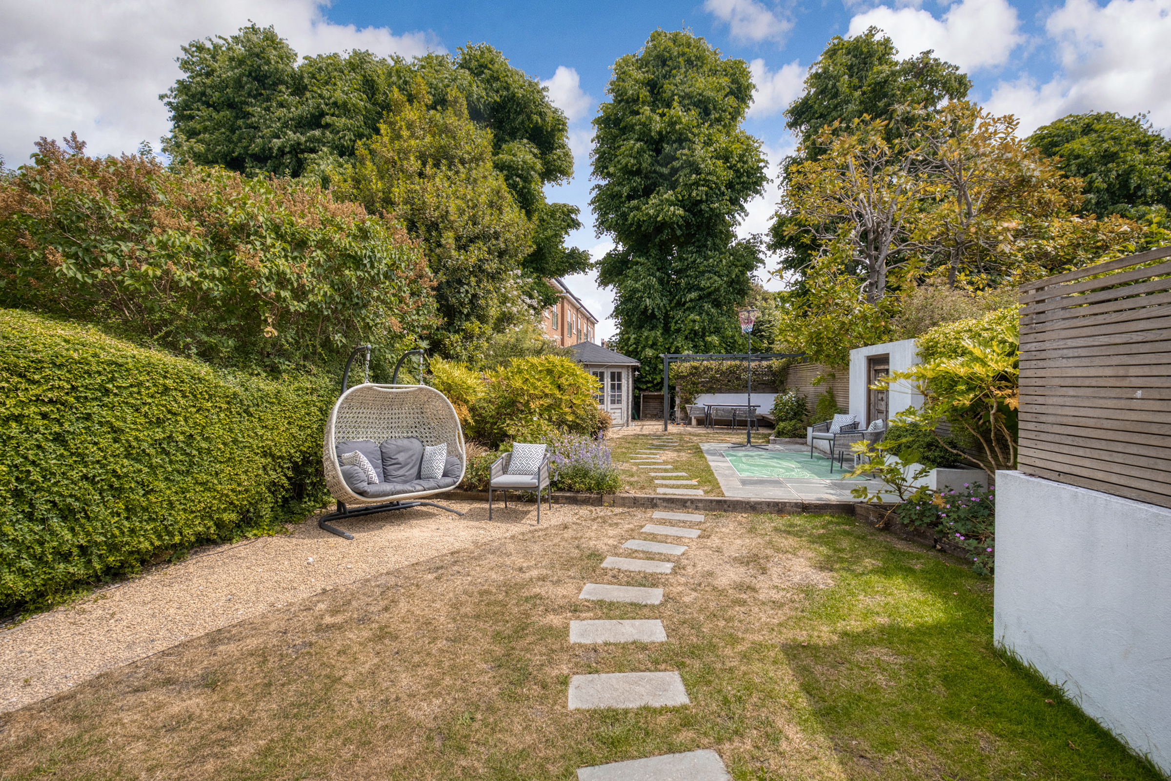  A Beautifully Renovated Family Home with a Garden Studio and Off-Street Parking - 物件實景