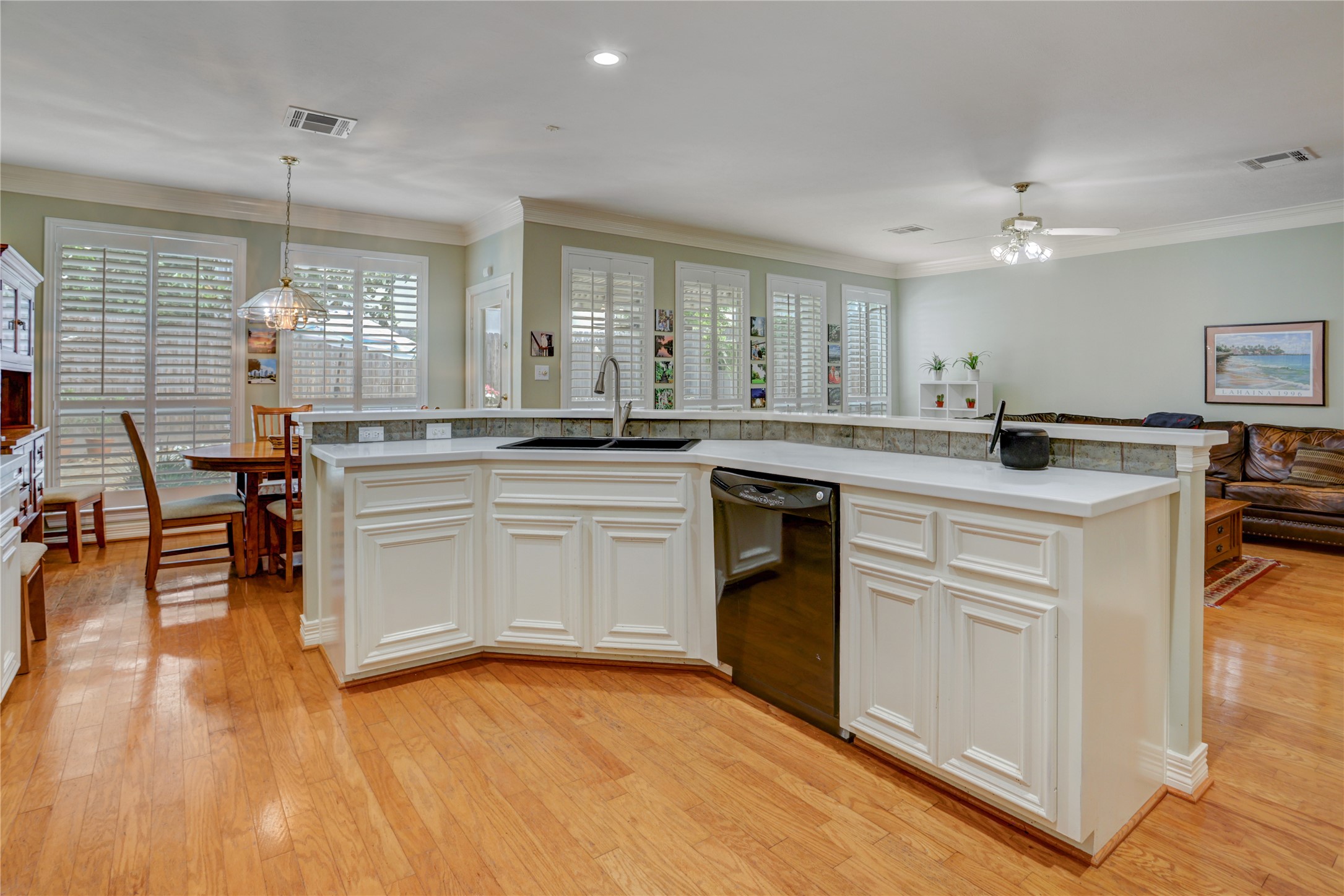  4024 Lanark Lane - 物件實景